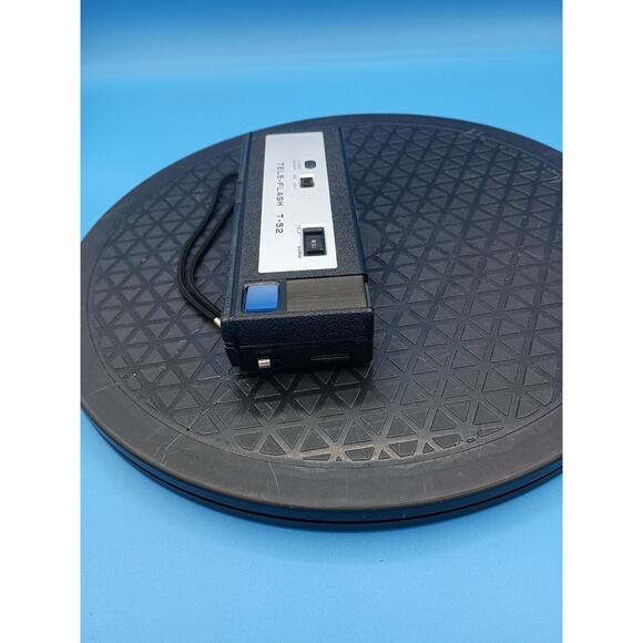 VINTAGE 1970s CONTINENTAL TELE-FLASH T-52 CAMERA - Picture 3 of 7